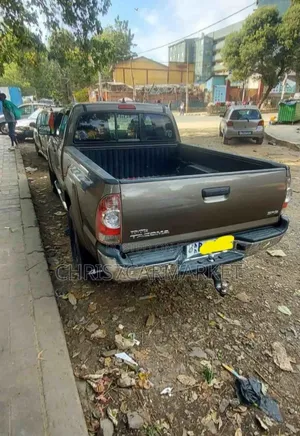 Toyota Tacoma 4dr Double Cab 2016 Gray