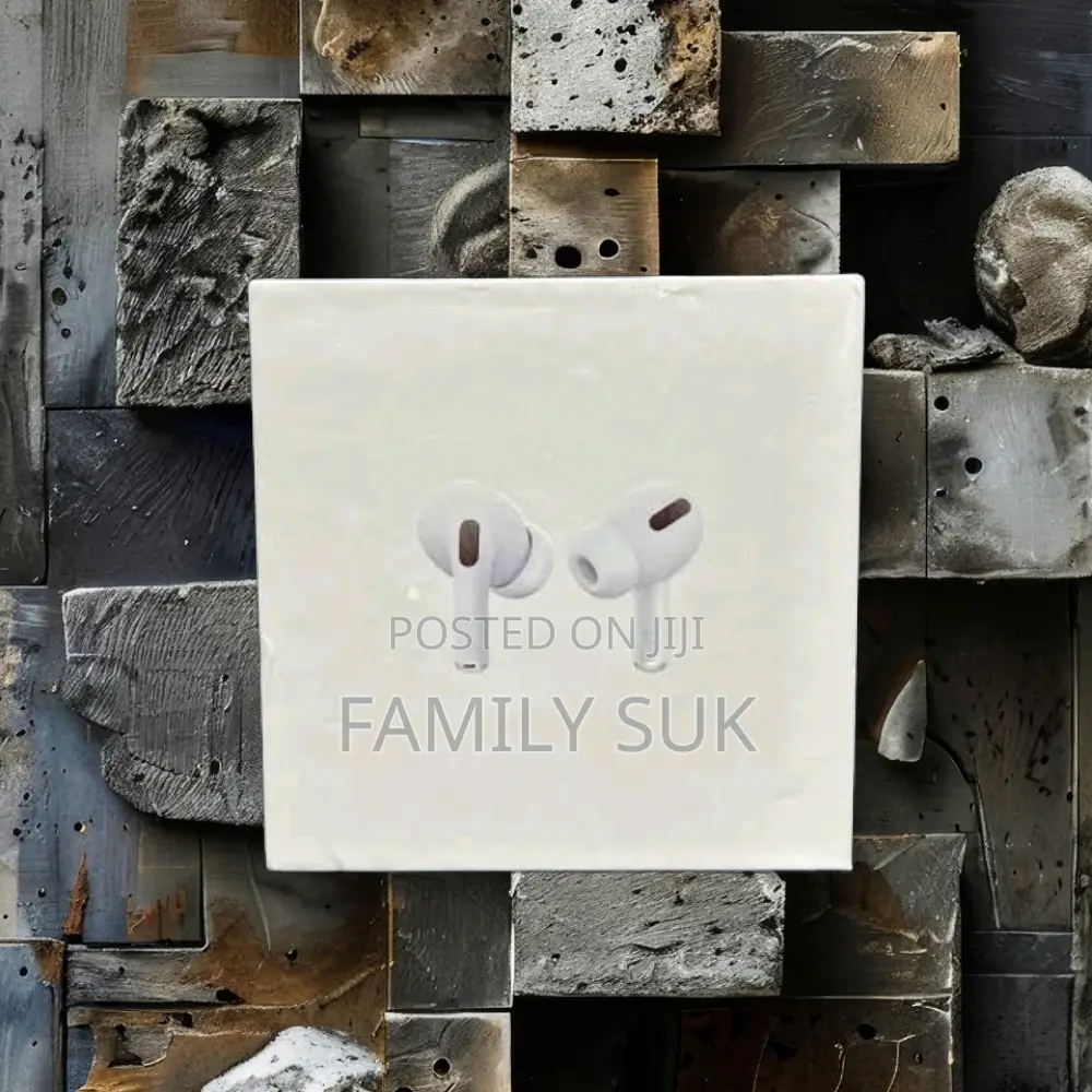 Airpod Pro Earbud Syncs Effortlessly With Devices