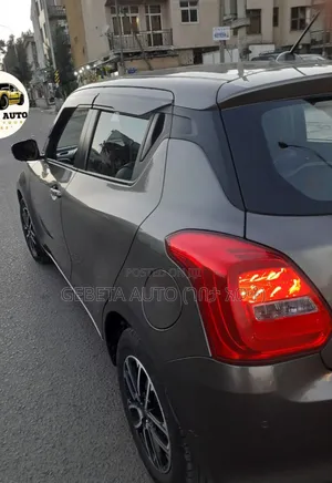Suzuki Swift 2022 Gray