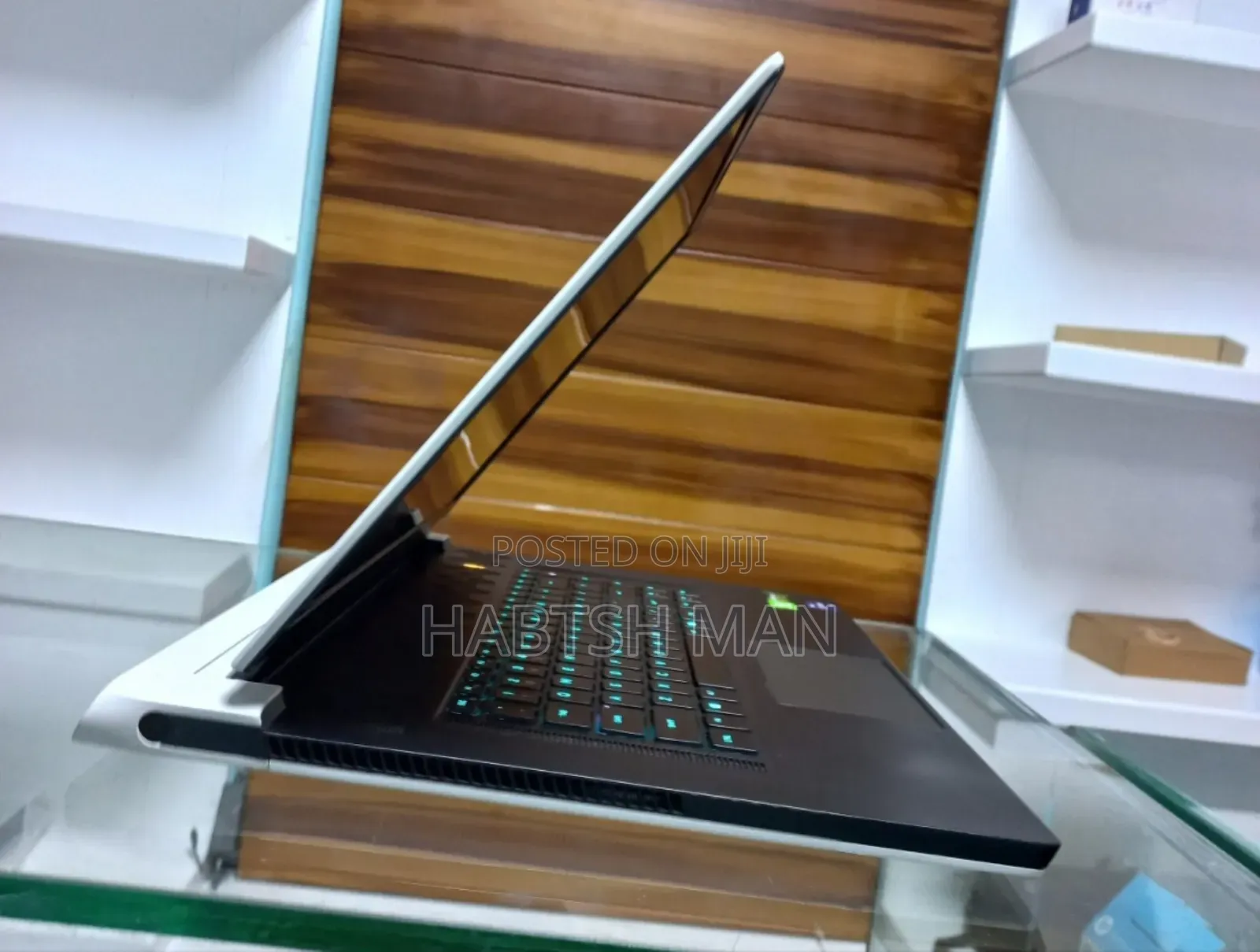 New Laptop Alienware M17x R2 16GB Intel Core I7 SSD 512GB