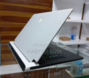 New Laptop Alienware M17x R2 16GB Intel Core I7 SSD 512GB