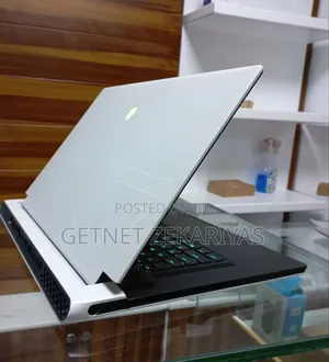 New Laptop Alienware M17x R2 16GB Intel Core I7 SSD 512GB