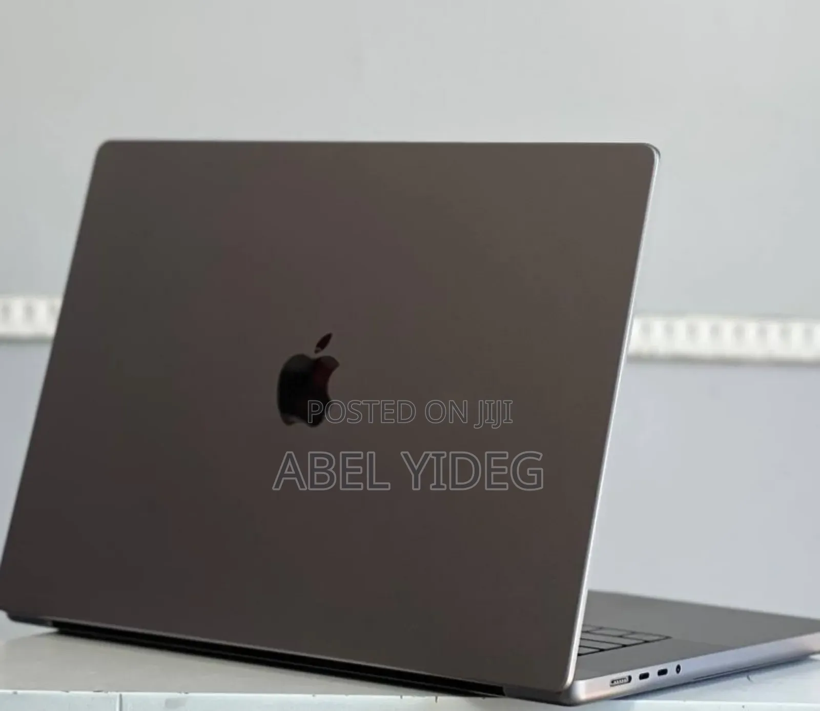 New Laptop Apple MacBook Pro 2021 M1 16GB Apple M1 Pro SSD 1T