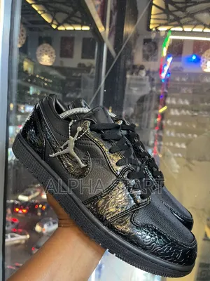 Air Jordan 1 Low Foll Blak Shoes
** Master Quality for You