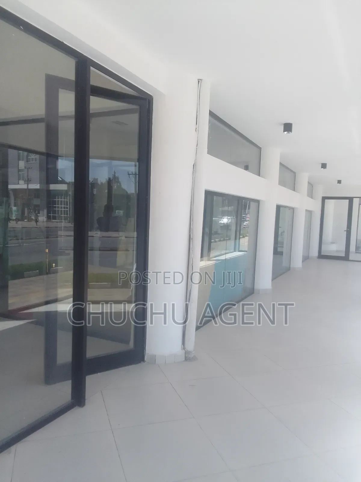 Showrooms Rent or Office