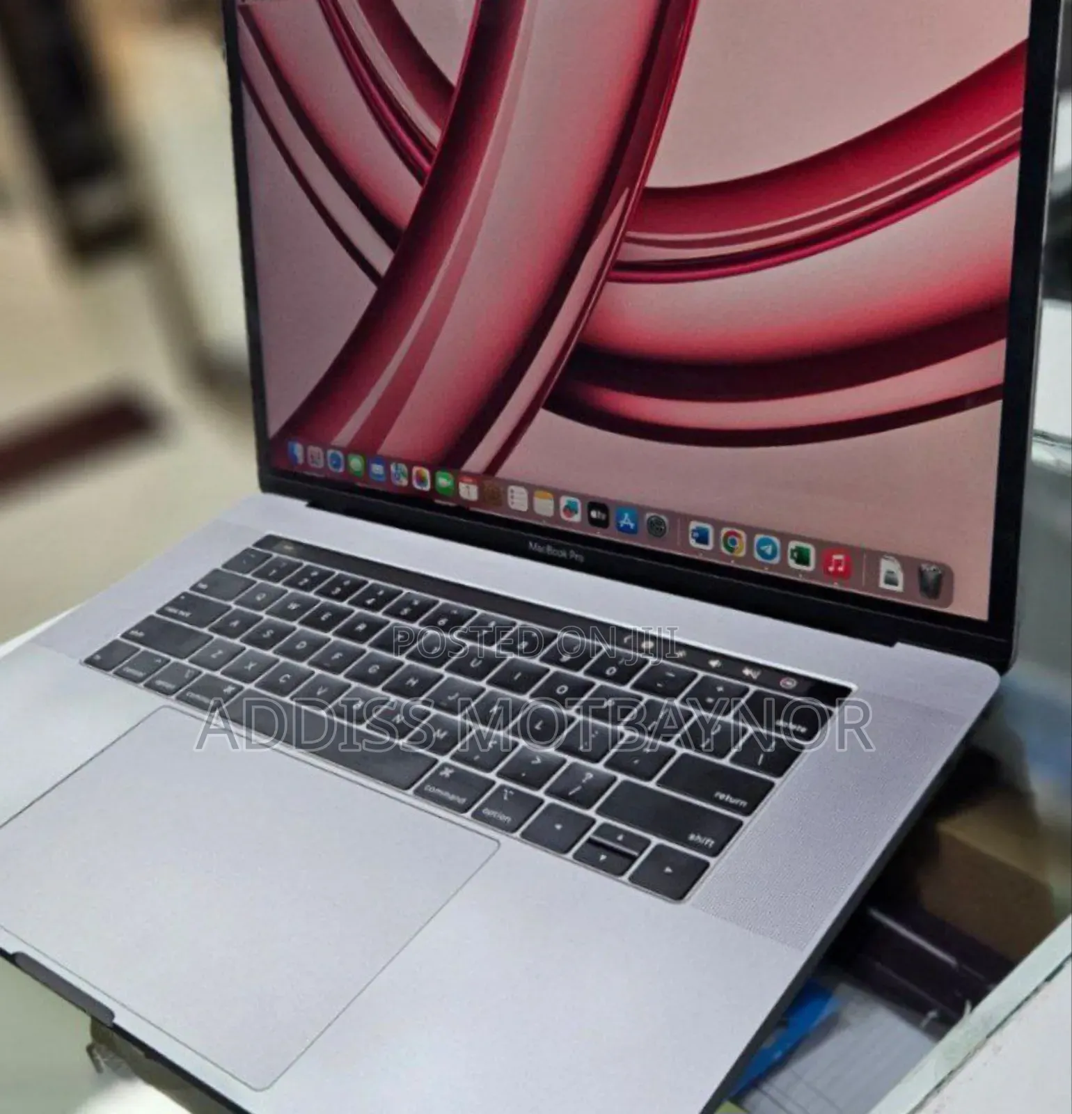 New Laptop Apple MacBook Pro 2019 16GB Intel Core I9 SSD 512GB