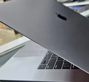 New Laptop Apple MacBook Pro 2019 16GB Intel Core I9 SSD 512GB