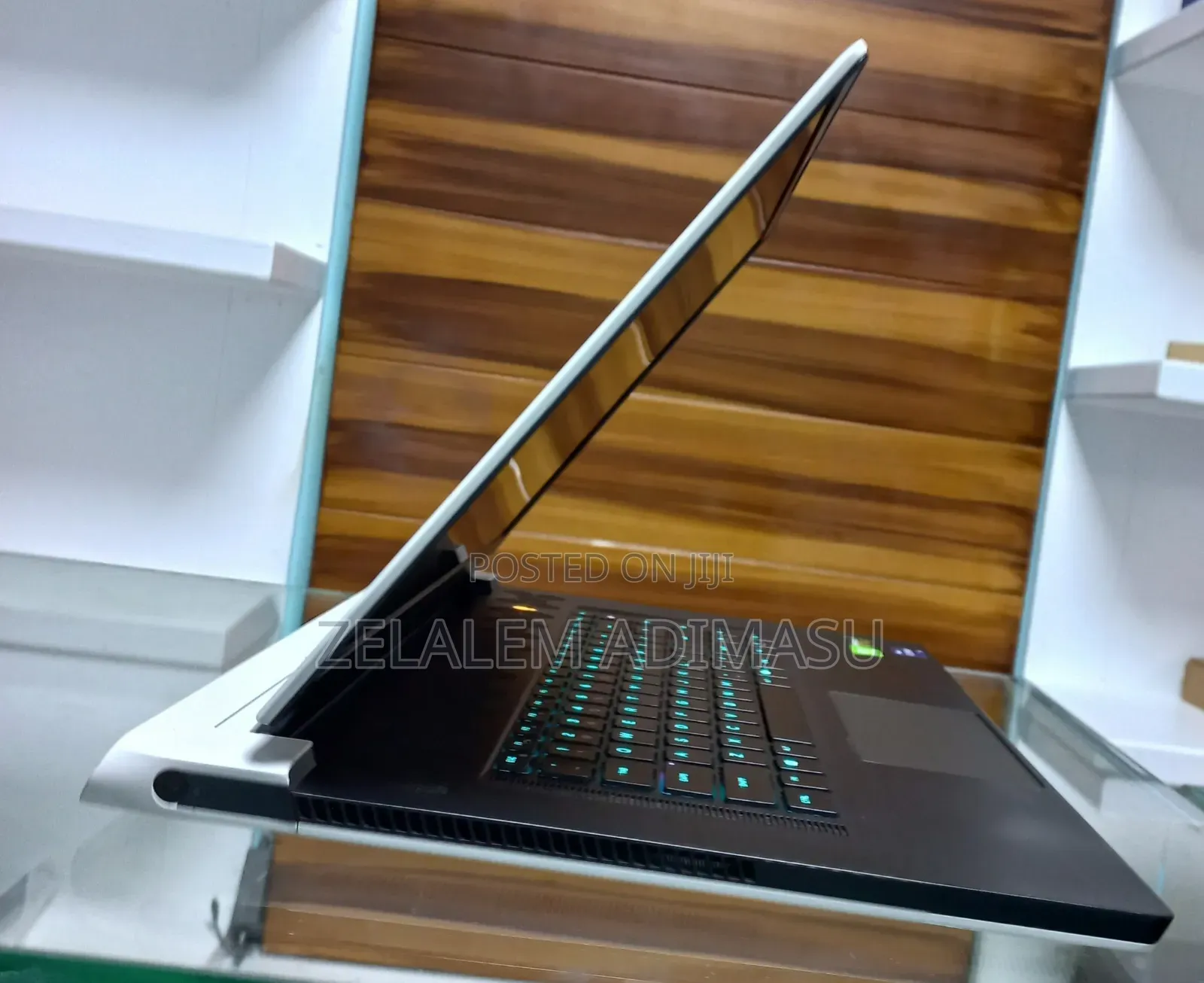 New Laptop Alienware M17x R2 16GB Intel Core I7 SSD 512GB