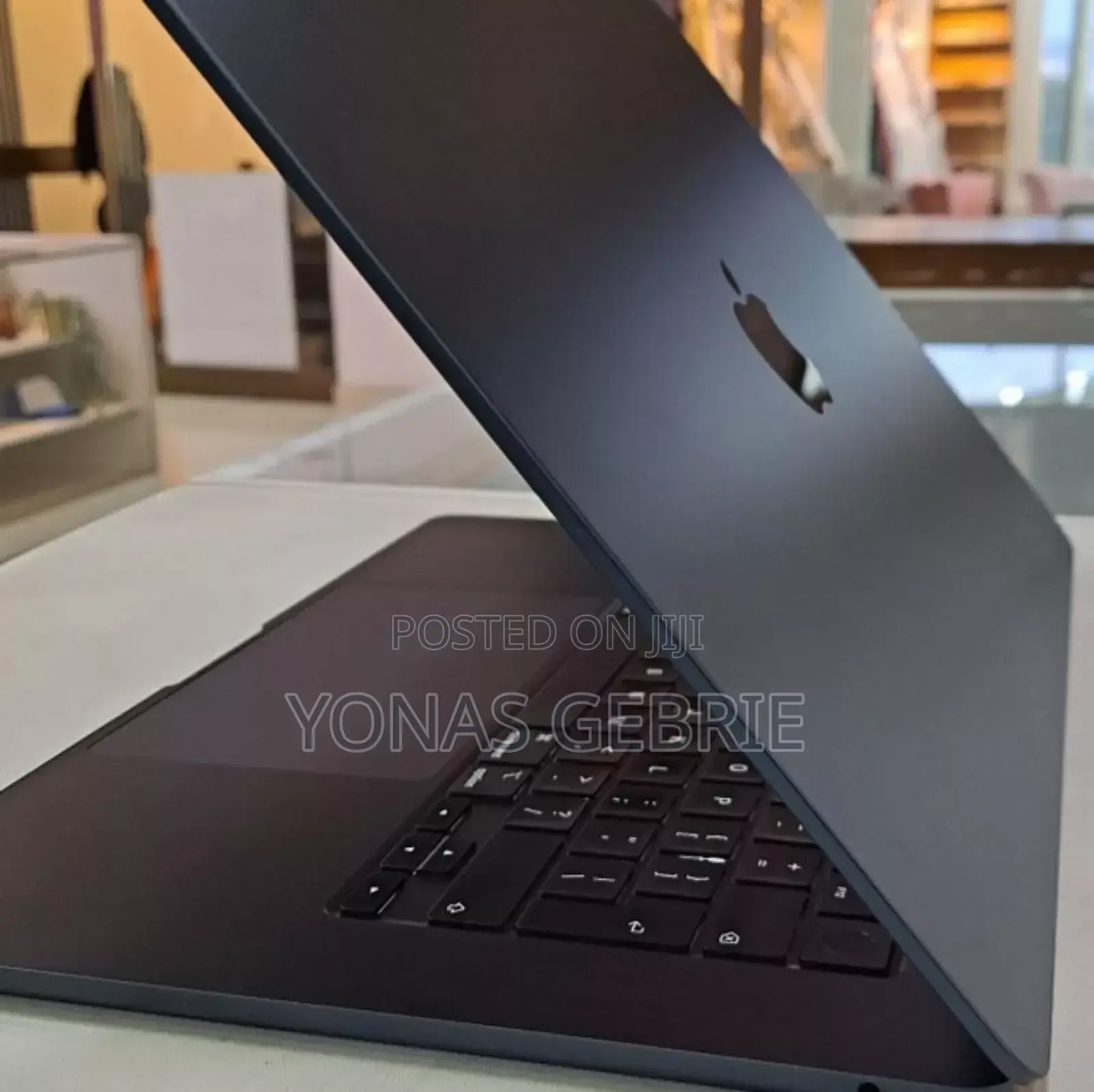 New Laptop Apple MacBook Air 2023 M2 8GB Apple M2 SSD 512GB