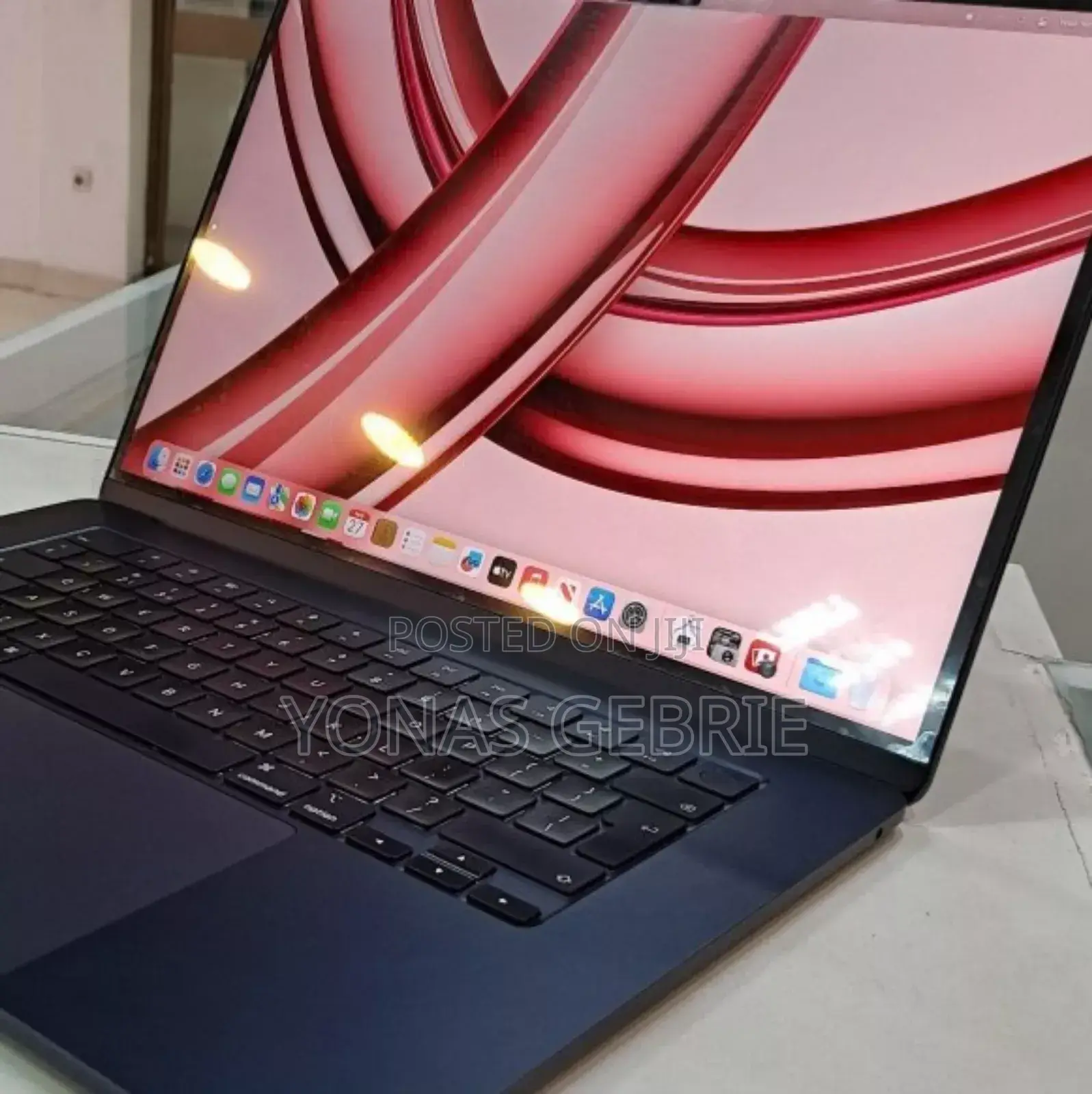 New Laptop Apple MacBook Air 2023 M2 8GB Apple M2 SSD 512GB