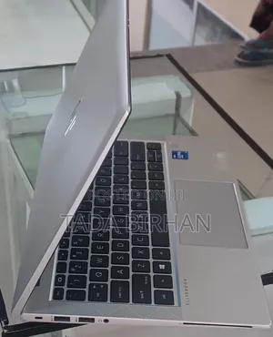 New Laptop HP EliteBook 830 16GB Intel Core I7 SSD 512GB