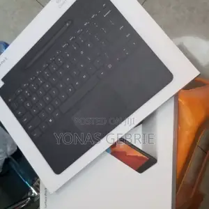 Photo - New Laptop Microsoft Surface Pro 32GB Intel Core I7 SSD 512GB
