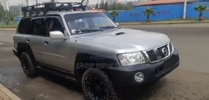 Photo - Nissan Patrol 2005 Silver