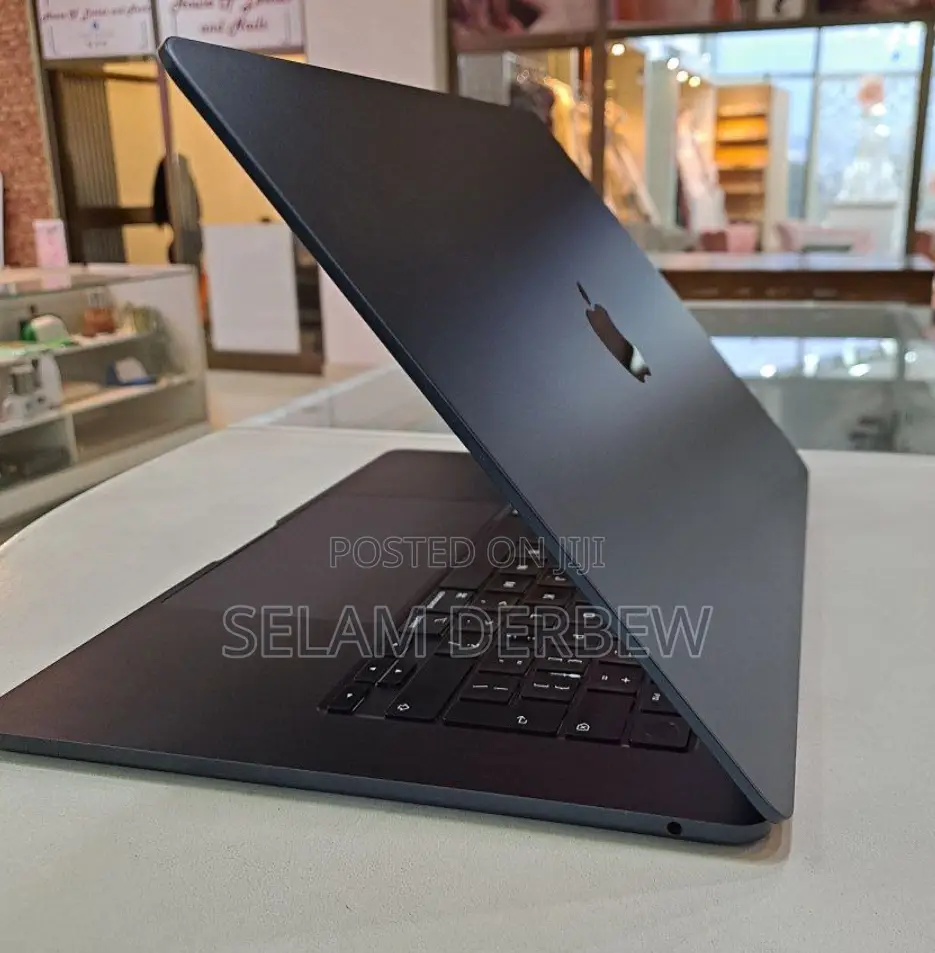 New Laptop Apple MacBook Air 2023 M2 8GB Apple M2 SSD 512GB