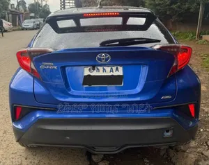 Toyota C-HR 2020 Blue