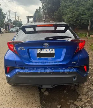 Toyota C-HR 2020 Blue