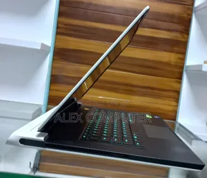 New Laptop Alienware M17x R2 16GB Intel Core I7 SSD 512GB