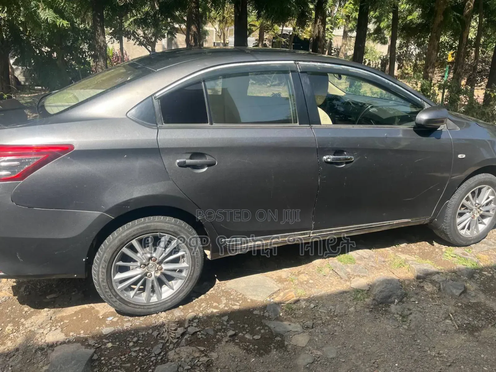 Toyota Yaris 2016 Gray