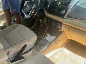 Toyota Yaris 2016 Gray