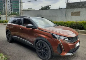 Photo - Peugeot 5008 2022 Burgundy