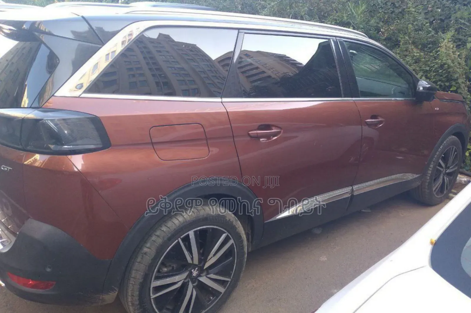 Peugeot 5008 2022 Burgundy