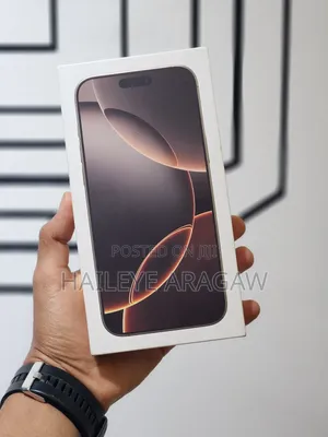 Photo - New Apple iPhone 16 Pro Max 256 GB Gold