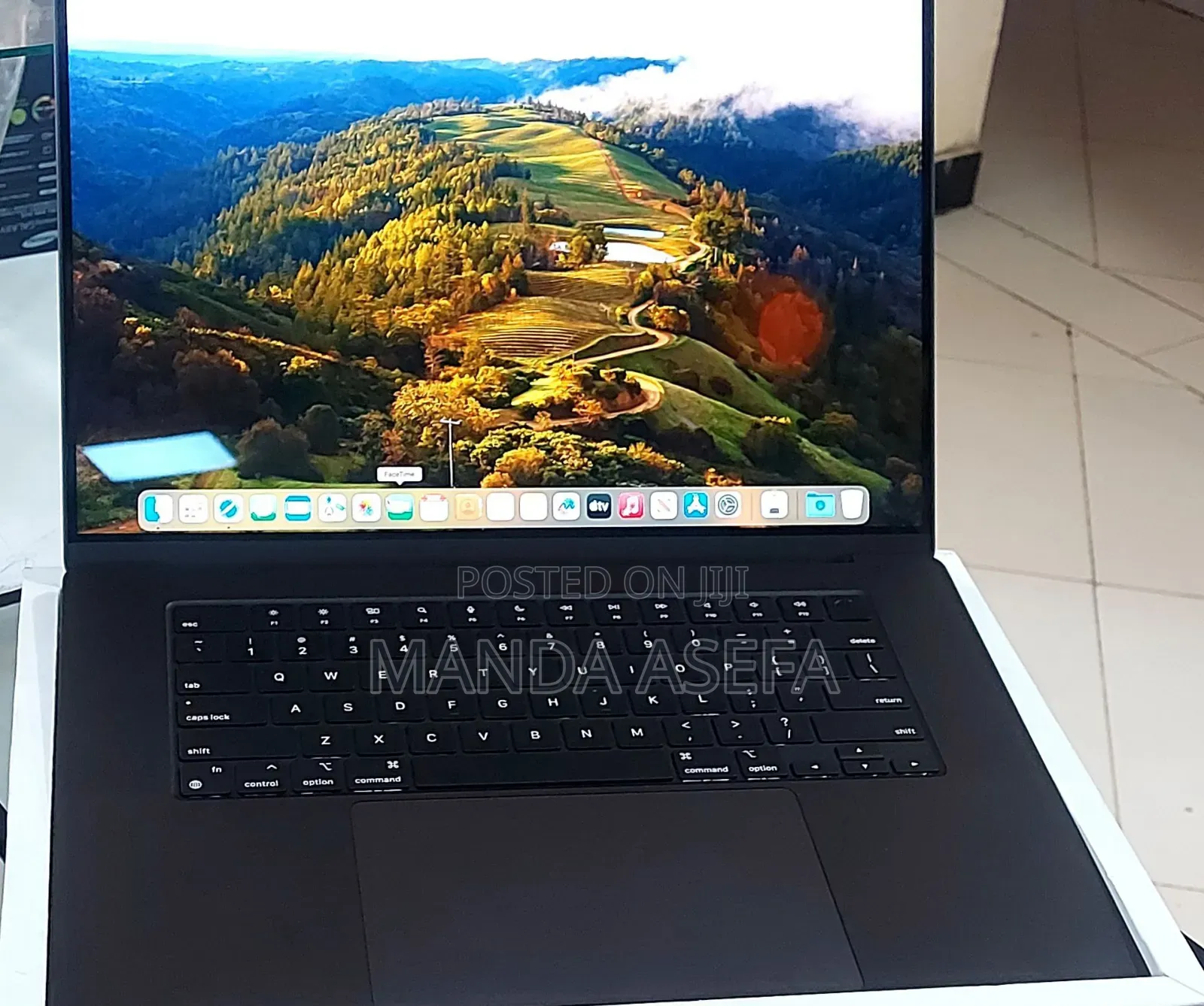New Laptop Apple MacBook Pro 18GB Apple M3 SSD 512GB
