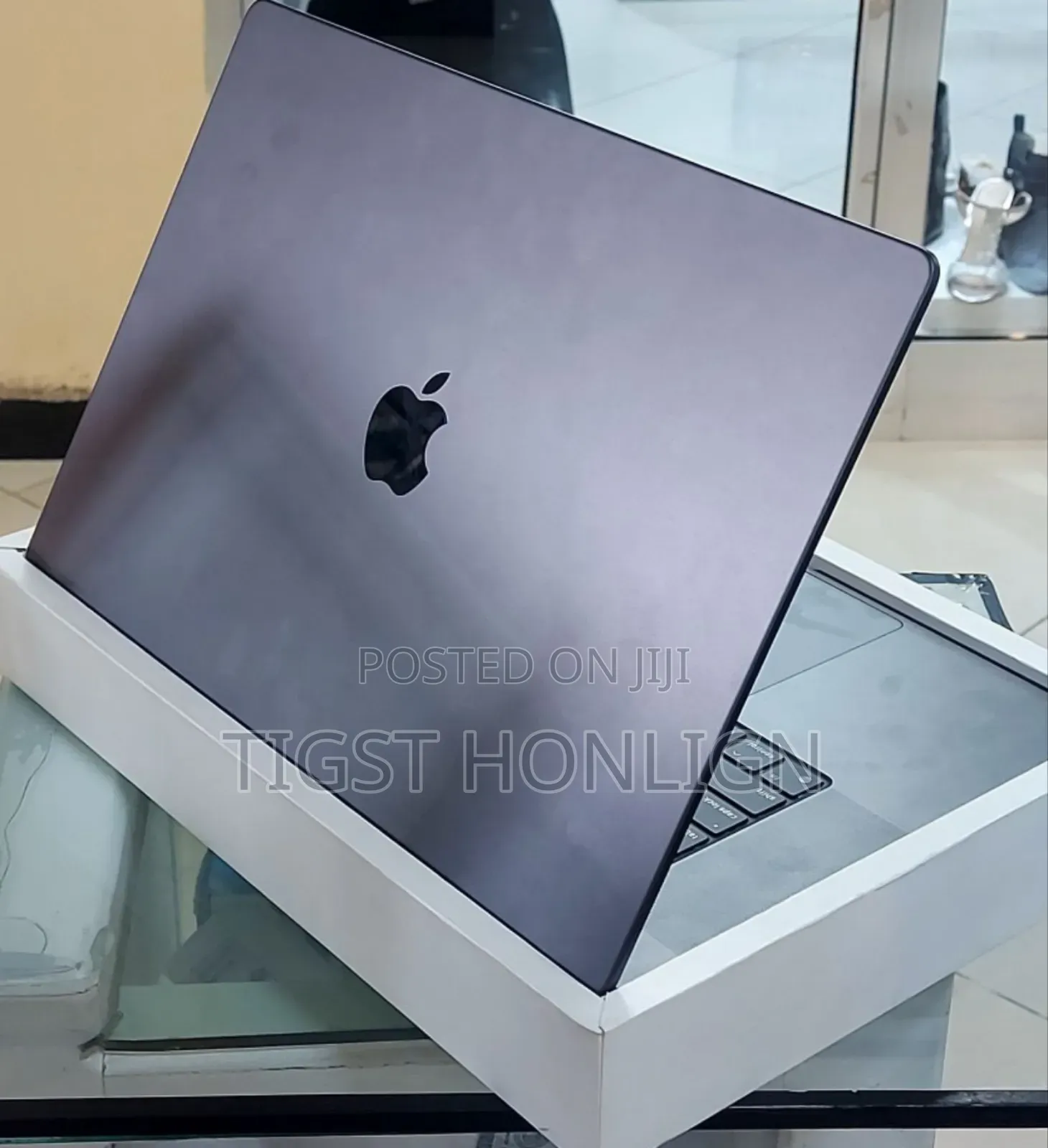 New Laptop Apple MacBook 18GB Apple M3 SSD 512GB