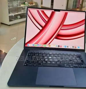 New Laptop Apple MacBook Air 2022 M2 8GB Intel Core I7 SSD 512GB