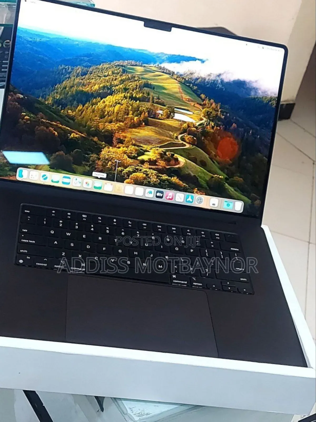 New Apple MacBook Pro 2023 M3 Max 16-Inch 18GB Apple M3 Pro SSD 512GB