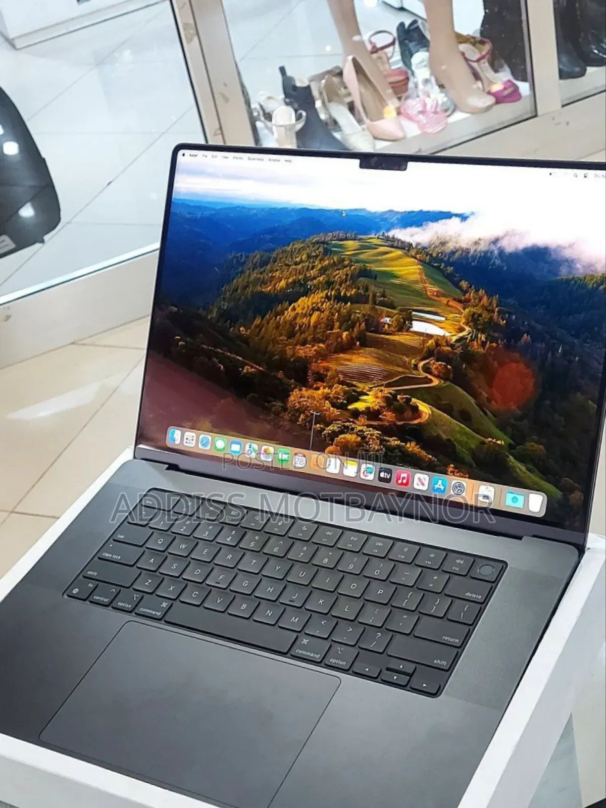 New Apple MacBook Pro 2023 M3 Max 16-Inch 18GB Apple M3 Pro SSD 512GB