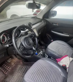 Suzuki Swift 2022 Gray