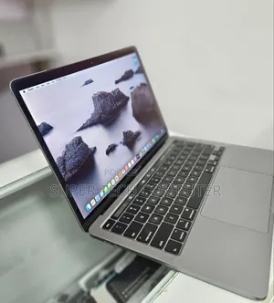 New Laptop Apple MacBook Pro 2019 8GB Intel Core I5 SSD 256GB