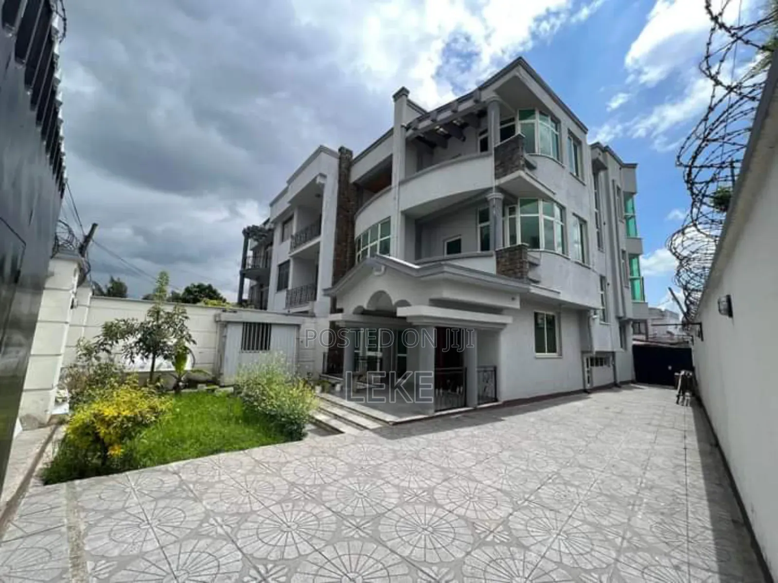 7bdrm House in Bole for rent