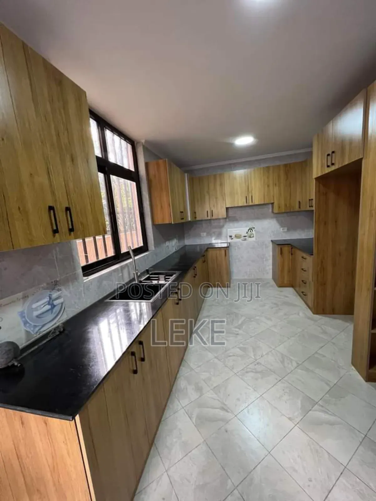 6bdrm House in Bole for rent