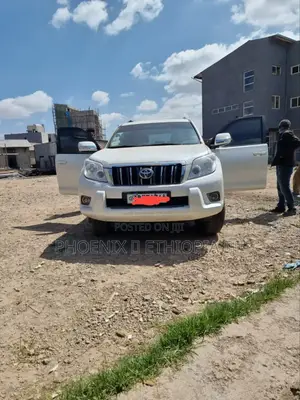 Toyota Land Cruiser Prado 2013 White