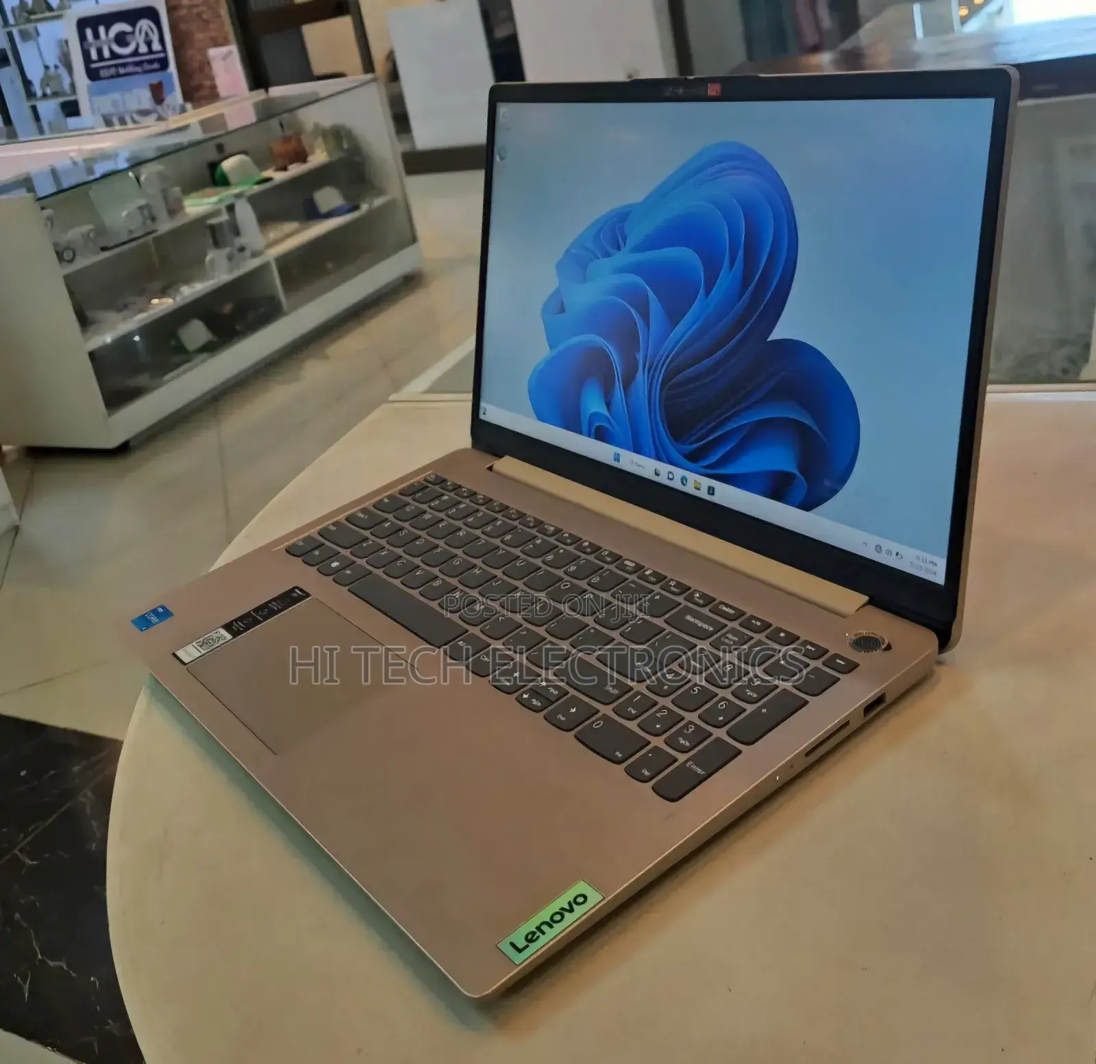 New Laptop Lenovo Ideapad 3 8GB Intel Core I3 SSD 256GB