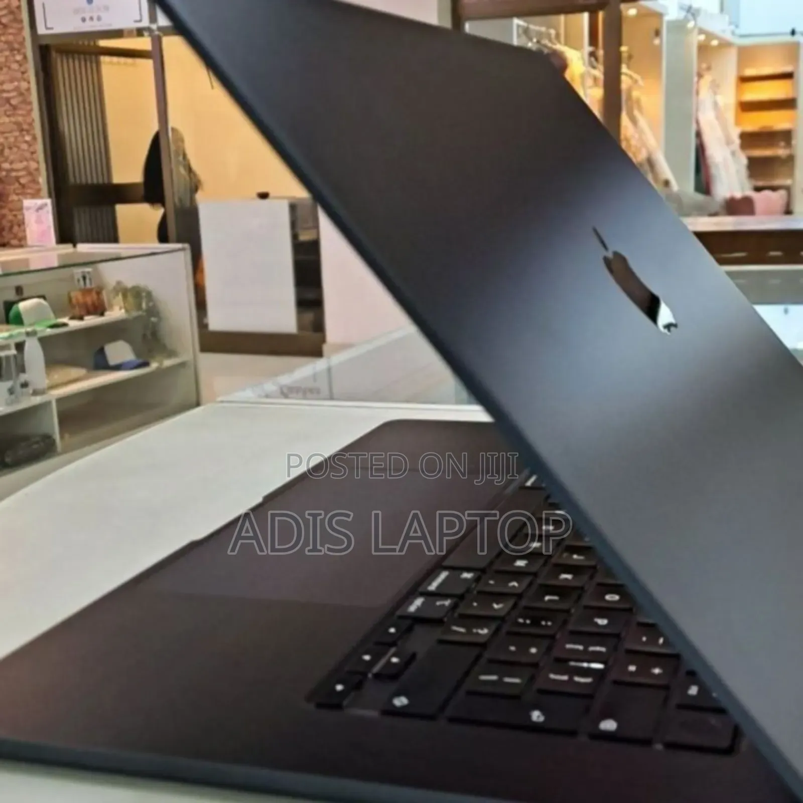 New Laptop Apple MacBook Air 2022 M2 8GB Apple M2 SSD 512GB