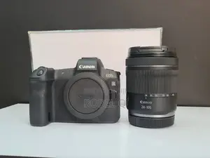 Photo - Canon R With 24-105mm Silver Ring