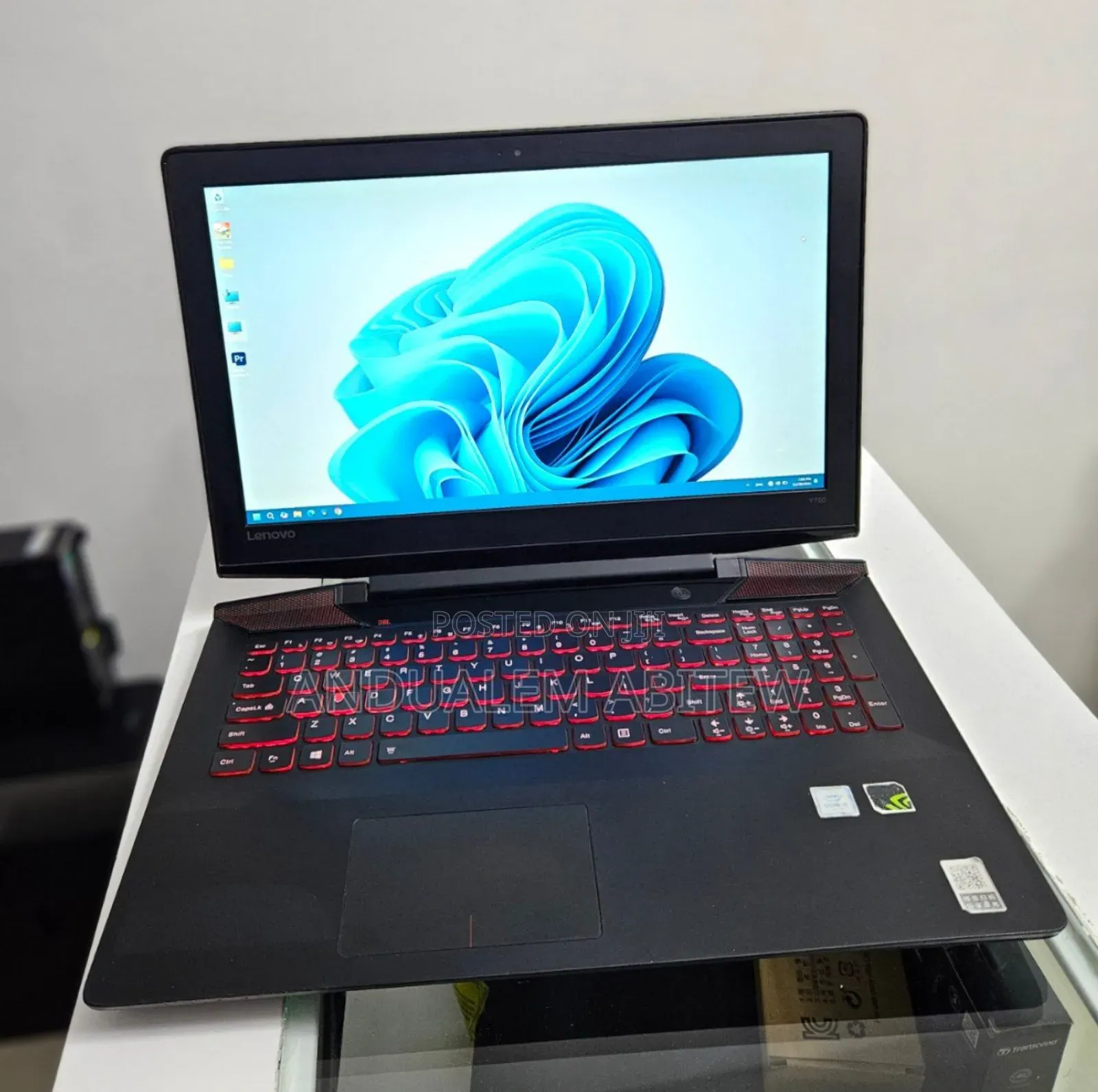 New Laptop Lenovo IdeaPad Y730 8GB Intel Core I5 HDD+SSD 1T