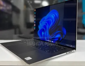 New Laptop Dell XPS 15 32GB Intel Core I7 SSD 512GB