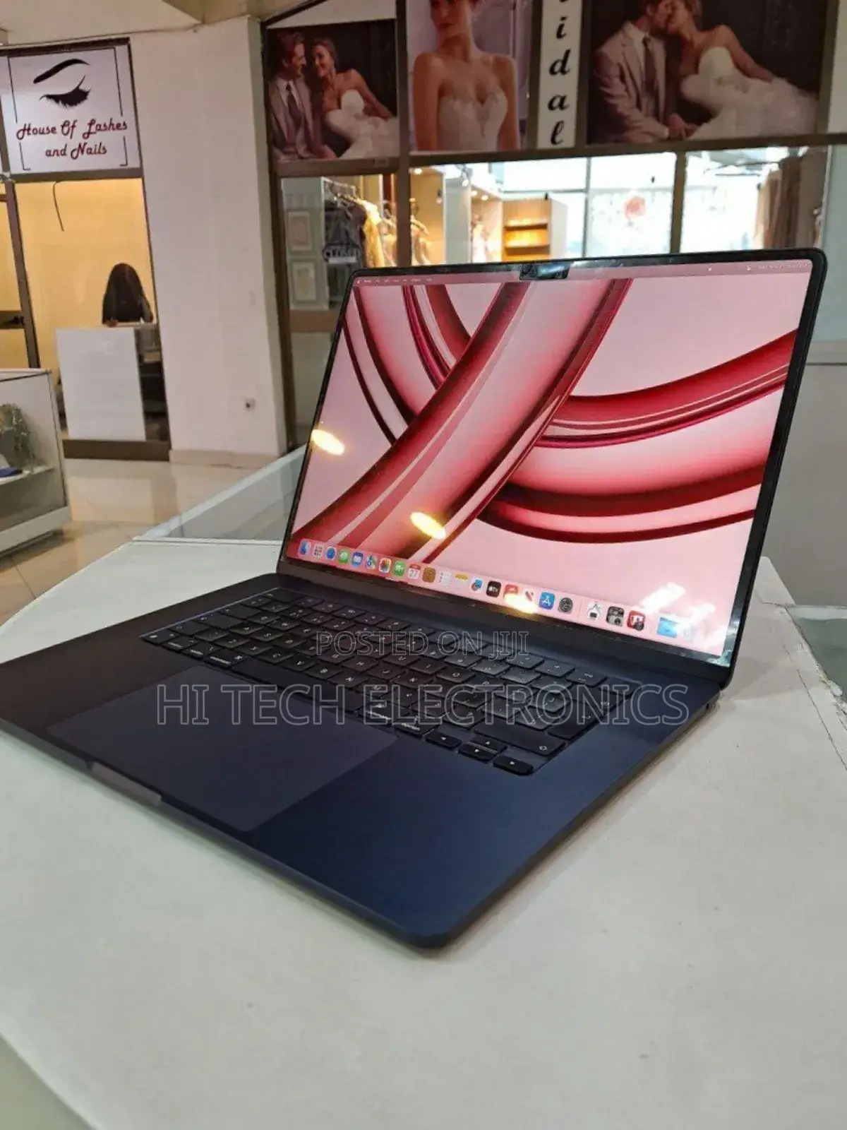 New Laptop Apple MacBook Air 2022 M2 8GB Apple M2 SSD 512GB