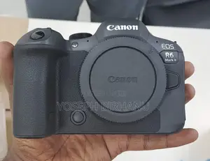 Photo - Canon R6 Mark2 With 24-105mm Red Lens