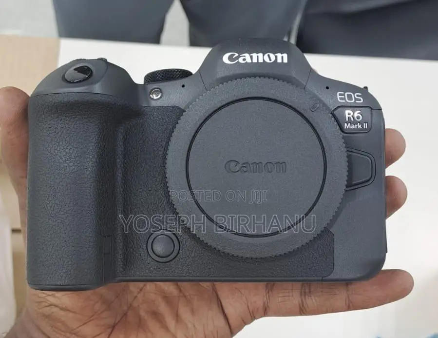 Canon R6 Mark2 With 24-105mm Red Lens