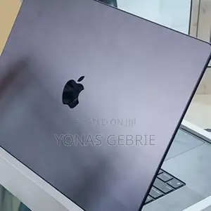 New Laptop Apple MacBook 18GB Apple M3 Pro SSD 512GB