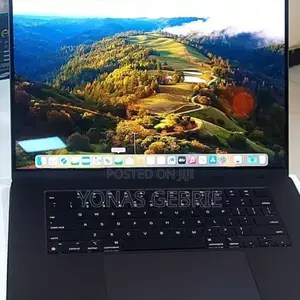 New Laptop Apple MacBook 18GB Apple M3 Pro SSD 512GB