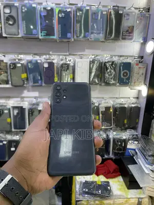 Photo - Samsung Galaxy A13 5G 64 GB Black