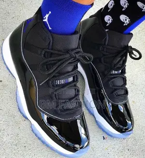 Photo - Jordan 11 | J11 Black