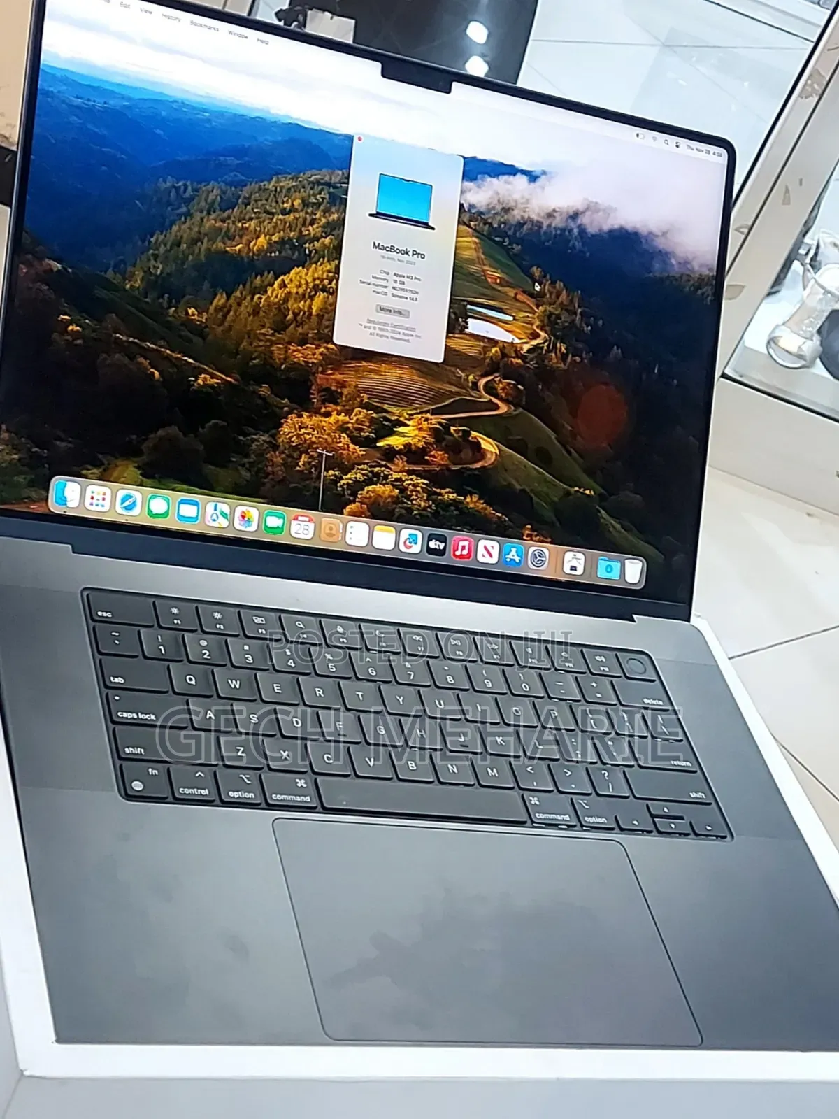 New Laptop Apple MacBook Pro 18GB Apple M3 Pro SSD 512GB