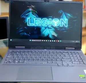New Laptop Lenovo LOQ 15IRH8 16GB AMD Ryzen 7 SSD 512GB